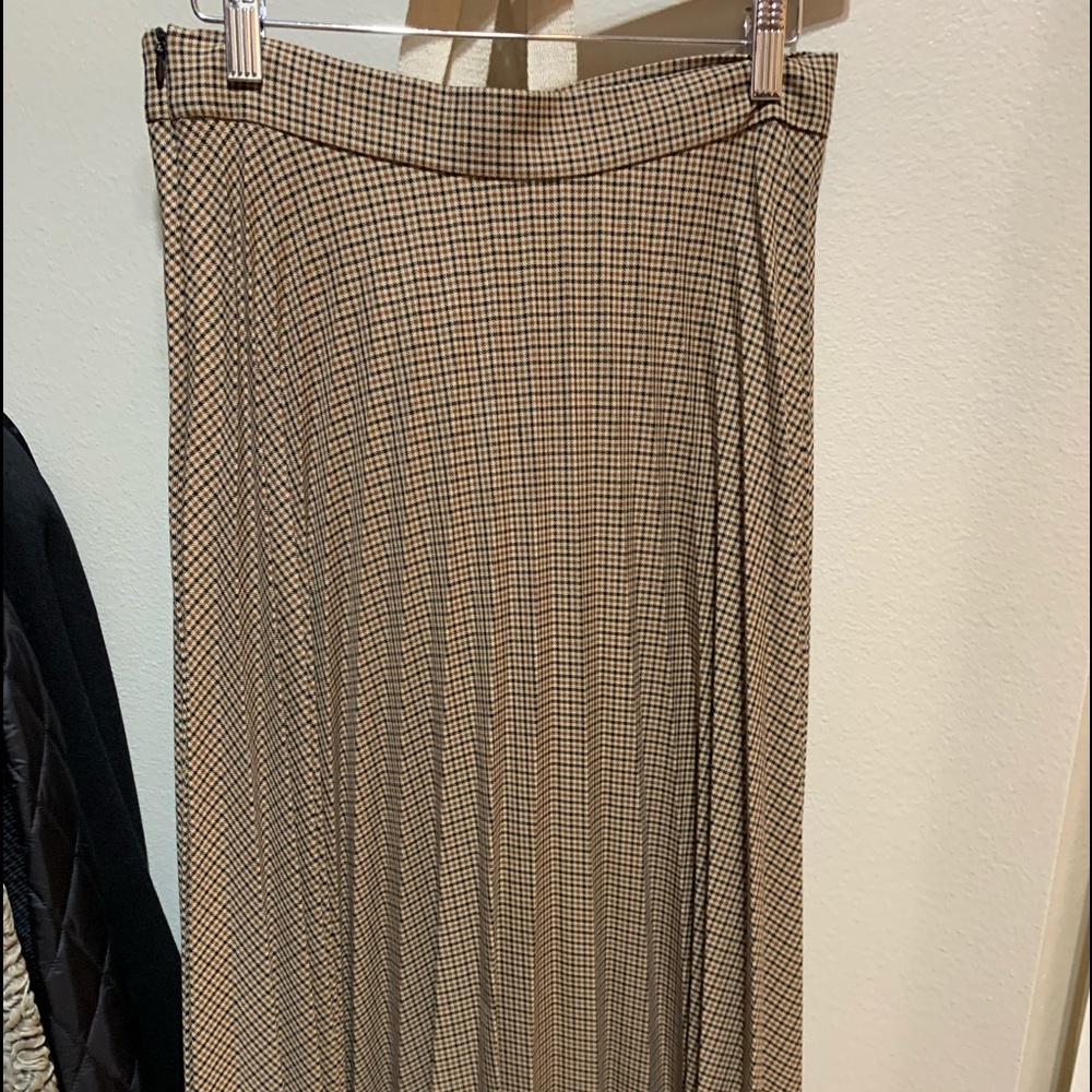 Pleated fall weight skirt